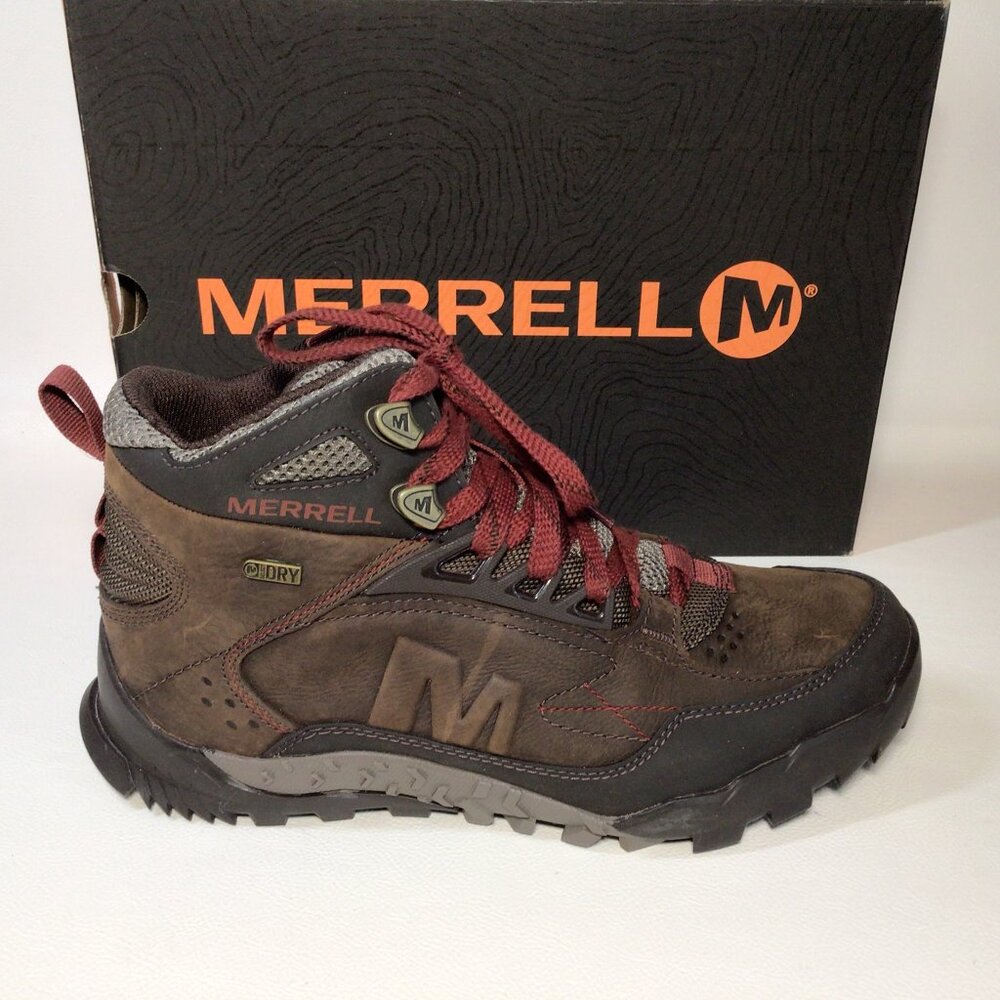NEW Merrell Hiking Boots Brown Leather Mens Size 8 Waterproof